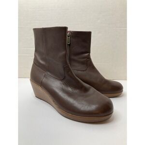 Crocs Leather Wedge Zip Ankle Boots Womens 7.5 Brown Heels Bootie Western Edgy